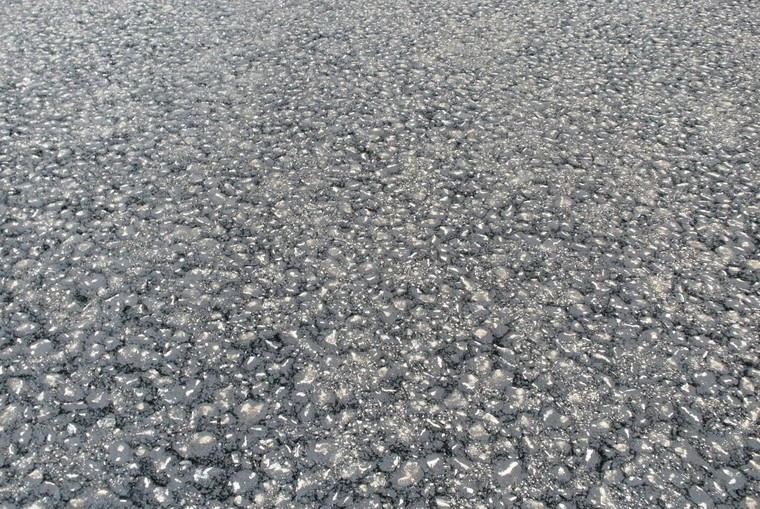 碎石设备用于道路沥青面层的碎石集料应具有良好的颗粒形状,常采用