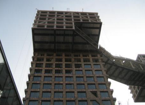 高层架空悬挑支撑施工资料下载-高空大跨度悬挑结构支撑体系施工工法