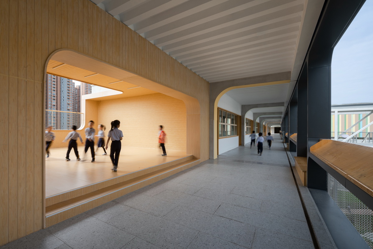 教学楼外走廊 苏圣亮