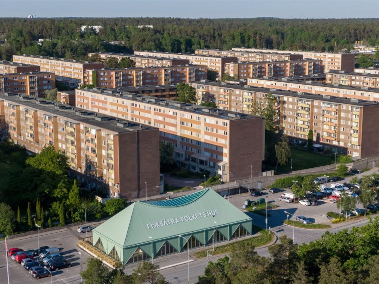 居住社区中心设计方案资料下载-瑞典FisksätraFolkets Hus社区中心
