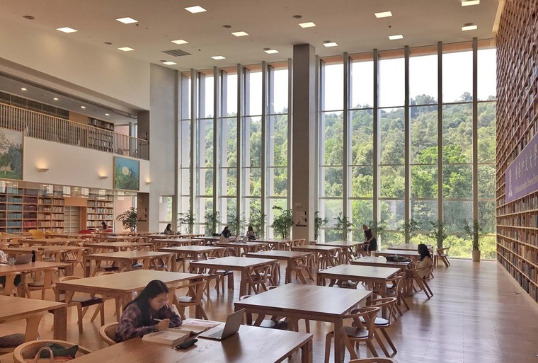 香港中文大学深圳校区图书馆内部实景图10.jpg