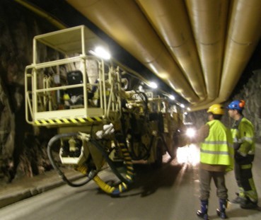 隧道施工常用机械资料下载-山岭隧道施工方法与安全质量控制要点