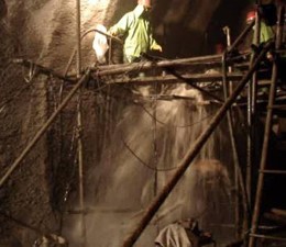 隧道地质情况资料下载-铁路复杂岩溶隧道施工地质工作方法