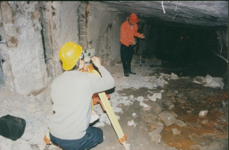 施工建设安全生产方案资料下载-隧道施工安全生产管理（53页,ppt)