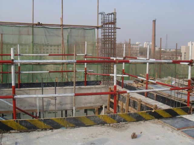 [吉林]剪力墙住宅楼三宝四口五临边施工方案