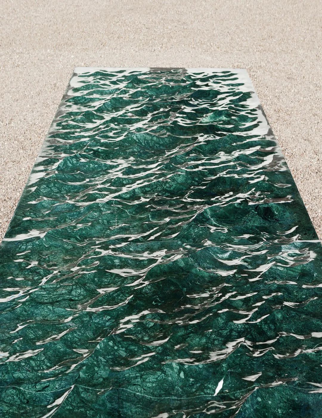 它不是水 不是玻璃 它是一种特殊加工的大理石