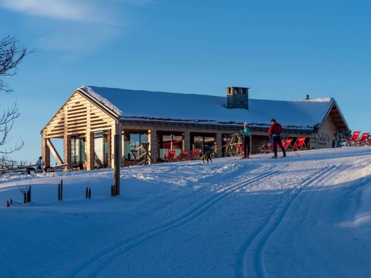 挪威瓦尔登滑雪餐厅外部实景图1.jpg