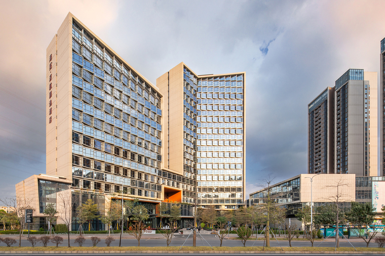 深圳鸿基新都商务中心.深航鹏逸酒店