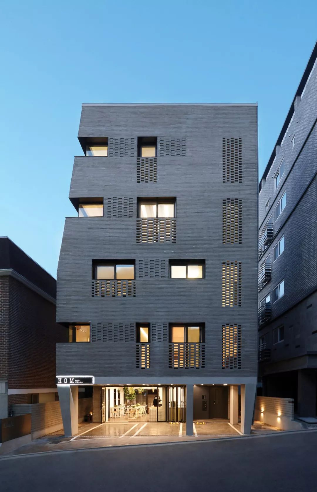 [分享]设计欣赏,建筑立面开窗52例!