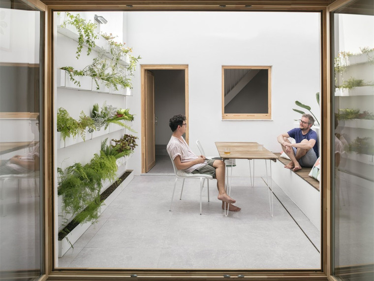 西班牙罗萨里70号楼住宅