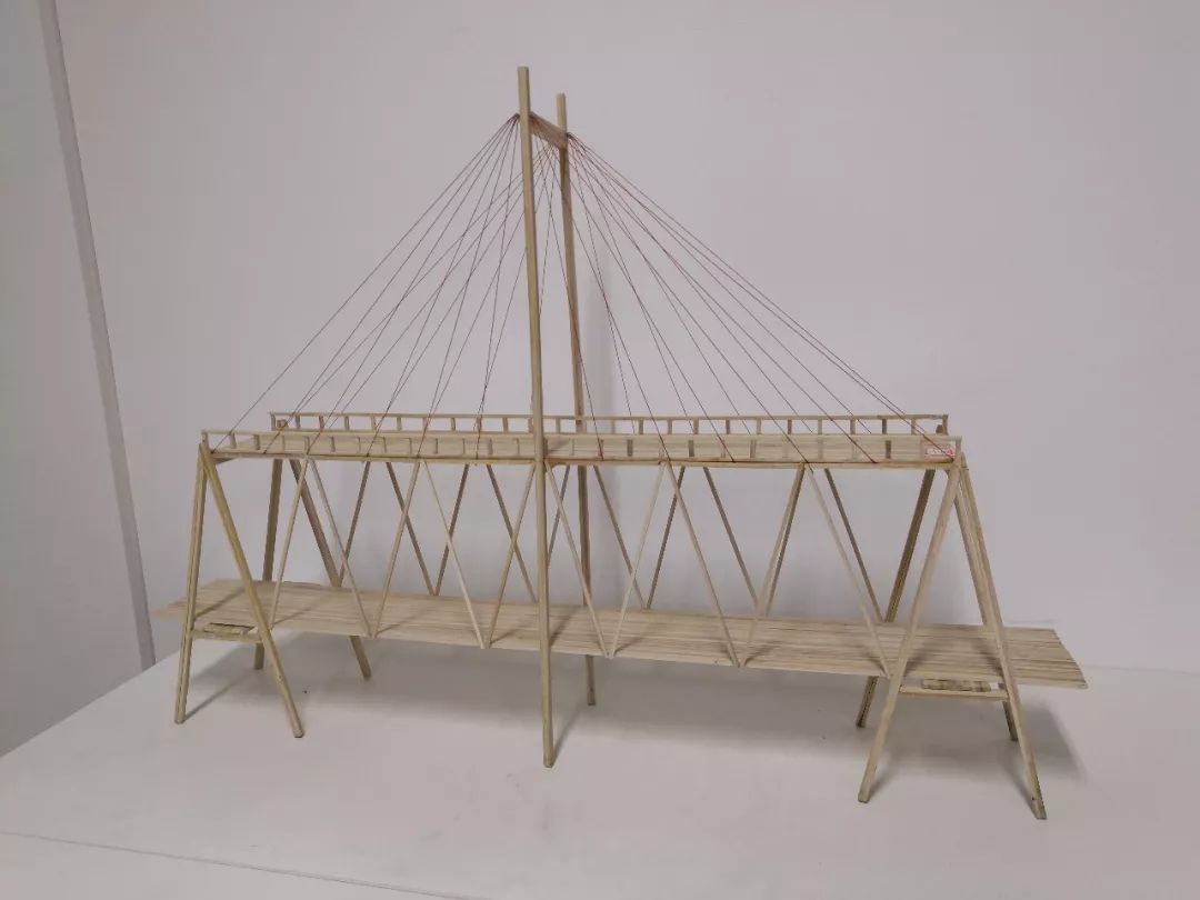 [分享]来看看未来桥梁设计大师的桥梁模型,厉害了