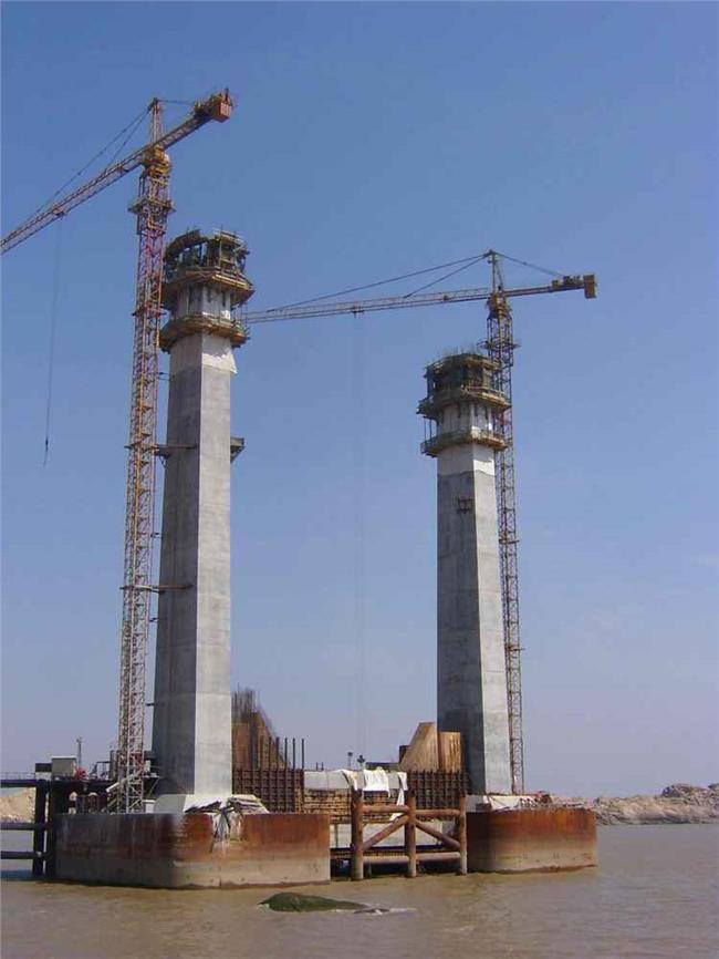水下灌注桩是指在即将建设的建筑物基础部位土层上,采用钻孔机械设备