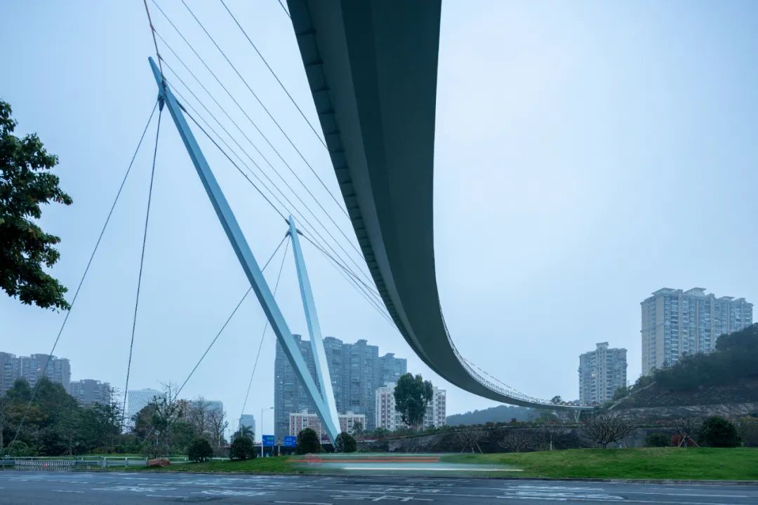 [分享]和美桥——跨度最大的弧形单侧悬索人行桥