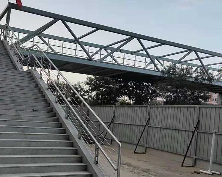 浏览数:77          关键词:        钢结构连廊施工室内装饰设计结构