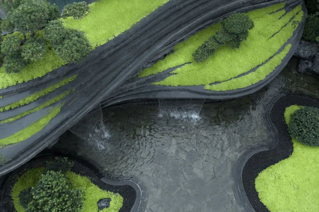 [分享]令人怦然心动的曲线构图