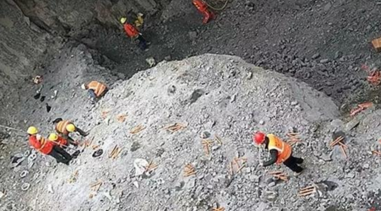 建筑安全基坑方案资料下载-[杭州]铁路基坑爆破开挖安全专项施工方案