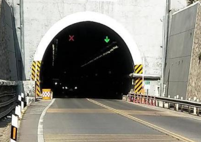 公路隧道路面亮度资料下载-提高高速公路隧道入口段亮度对比值合格率