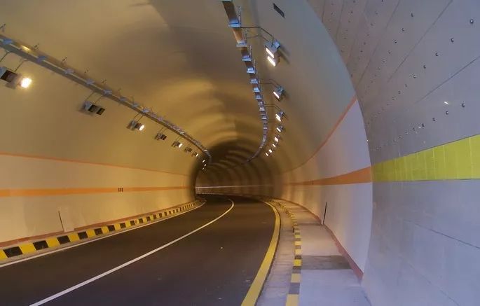 公路隧道施工图2021资料下载-做好公路隧道施工工艺，保证工程质量