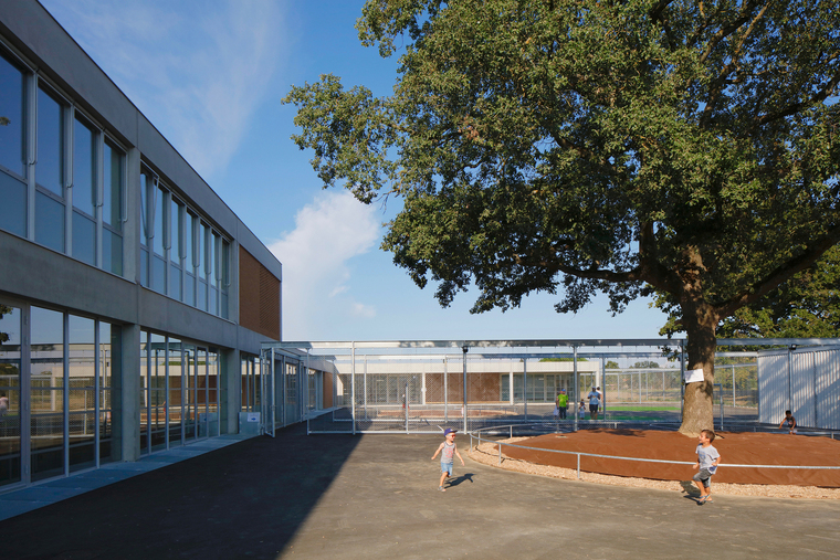 法国Piquepeyre学校外部实景图5.jpg