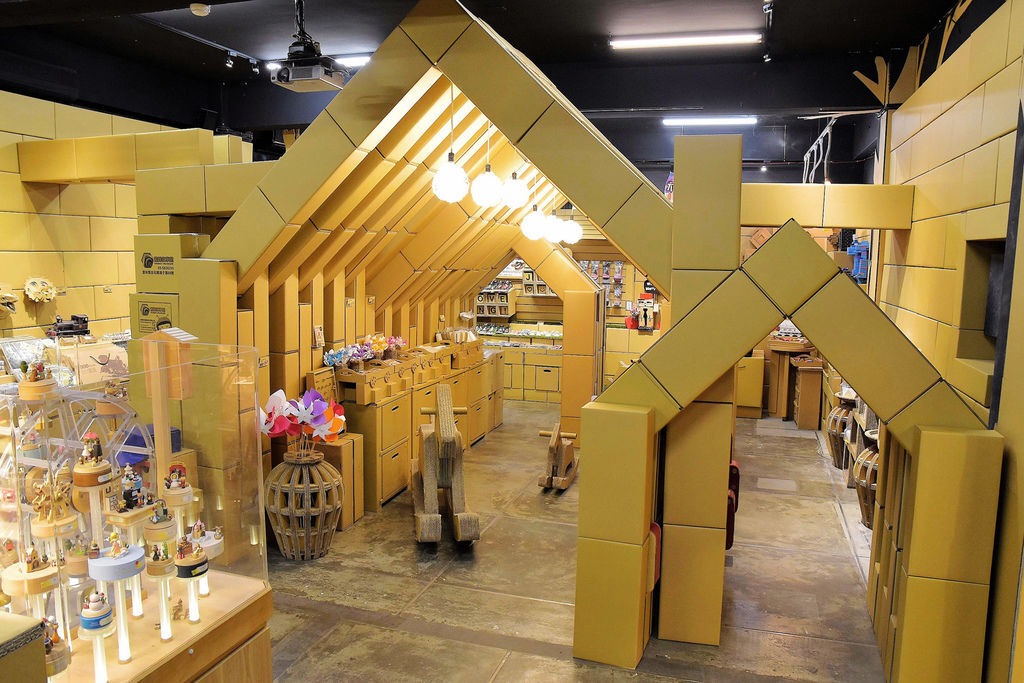 [分享]纸箱王创意园区,纸箱创意超乎想象