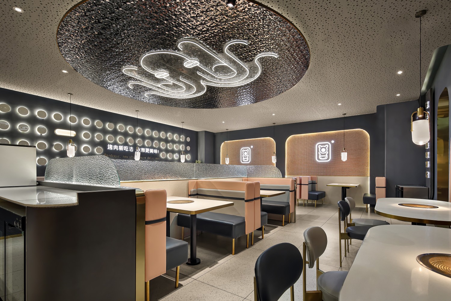 兰州东方红购物中心的小猪小牛餐厅