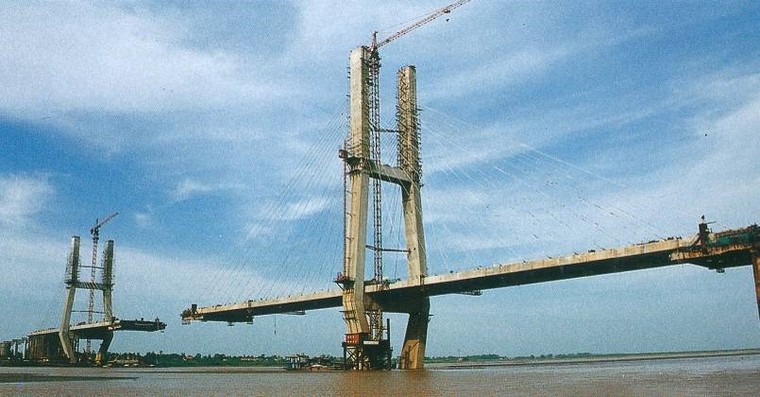 斜拉桥之索塔,主梁施工概述