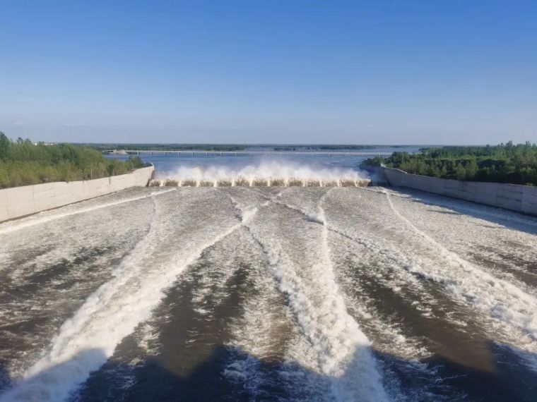 水库水资源管理资料下载-精准调度尼尔基水库迎战最大削峰率61.6%！