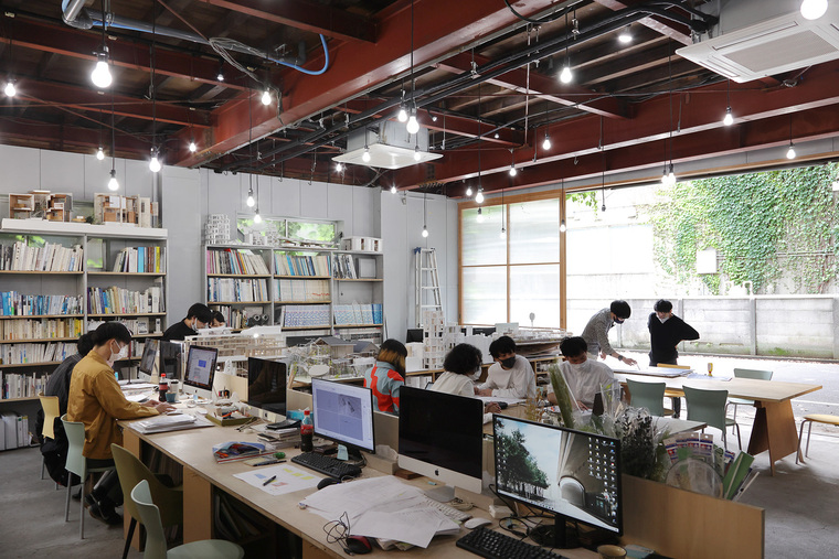 日本小工厂改造的办公室