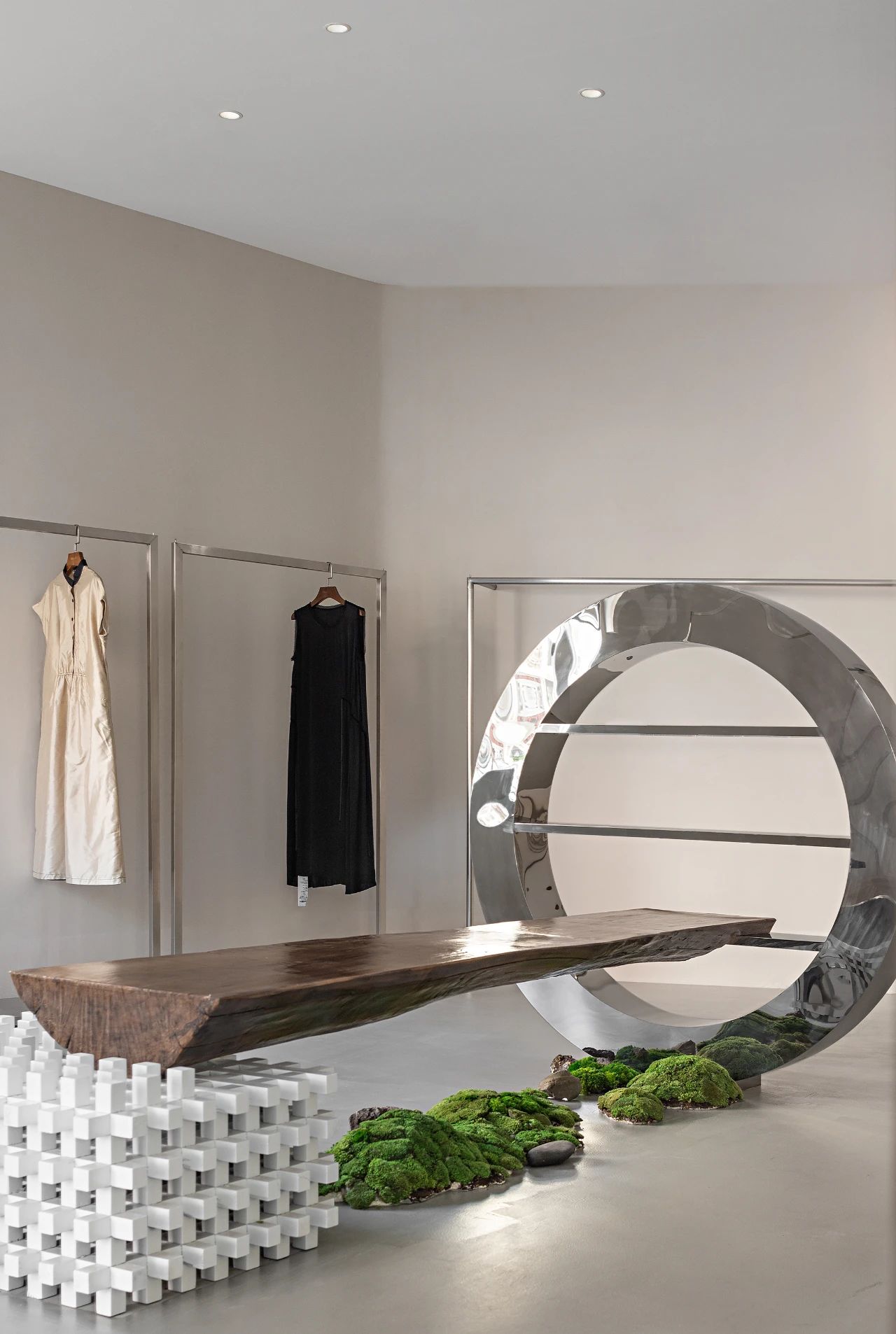 jy studio服装店-商业展示空间设计案例-筑龙室内设计论坛