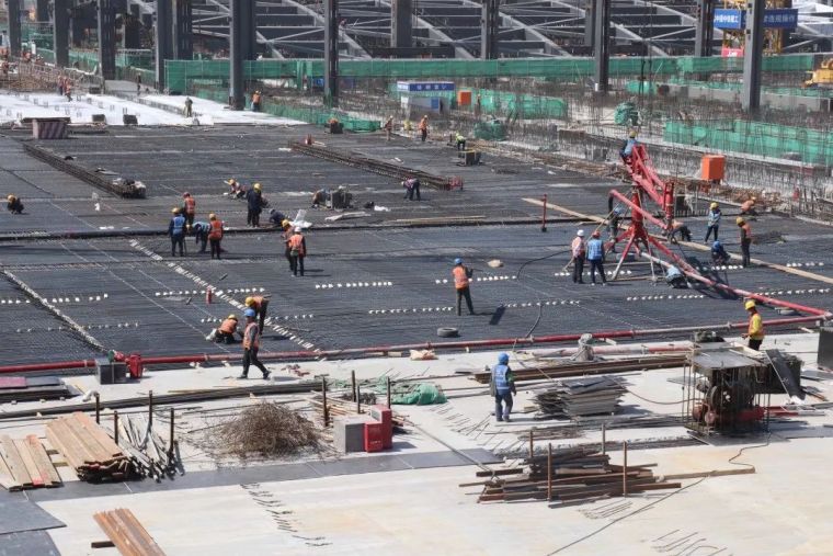 全亚洲最大高铁站—雄安站钢结构建设过程_19