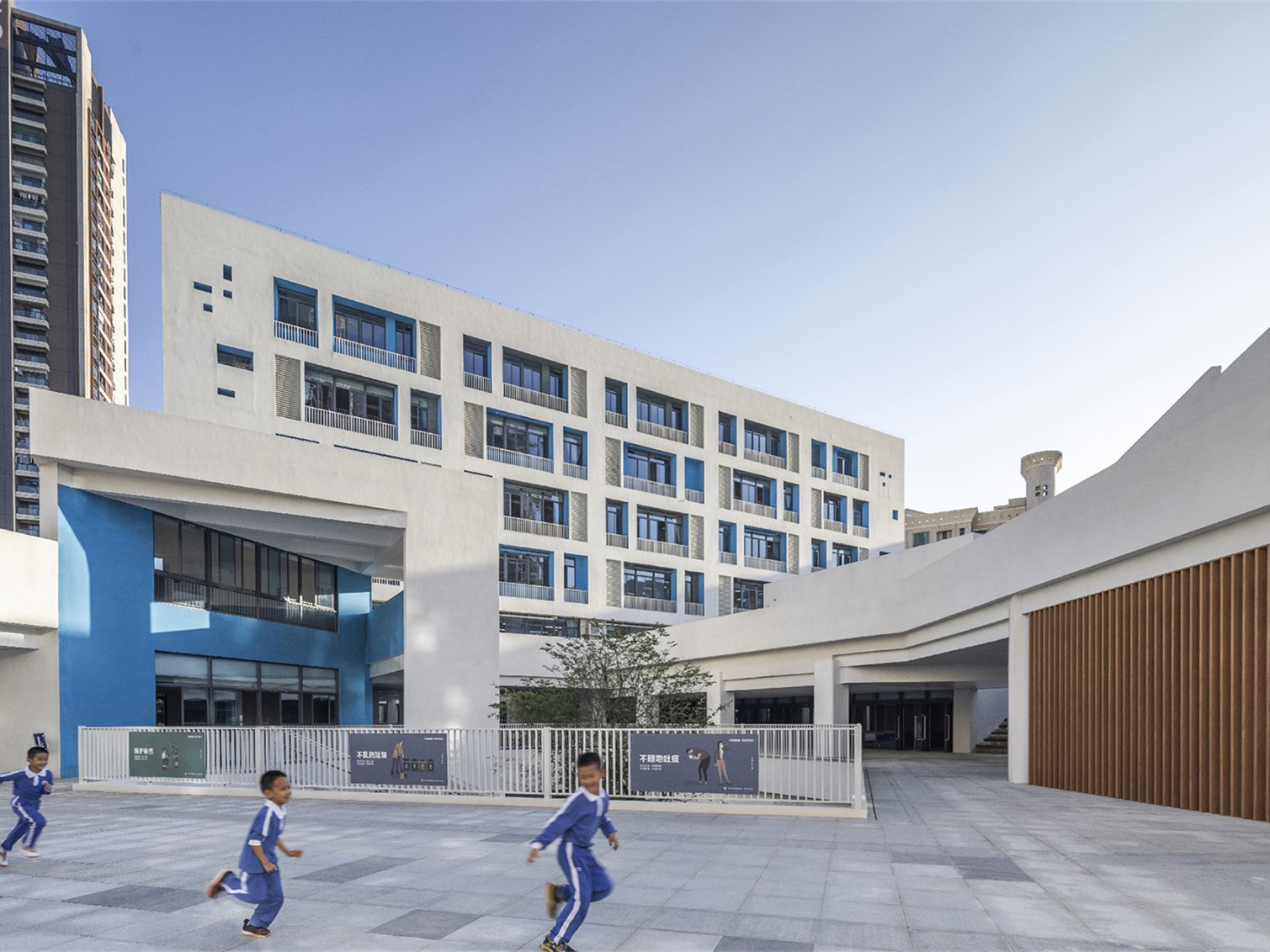 [分享]学校报告厅报价资料下载