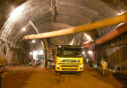 18m断面隧道资料下载-[国企]大桥及接线工程隧道洞身开挖施工方案