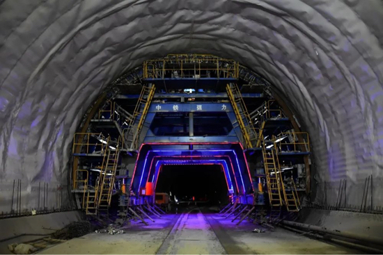 隧道治理方案资料下载-隧道施工中塌方的防护及治理