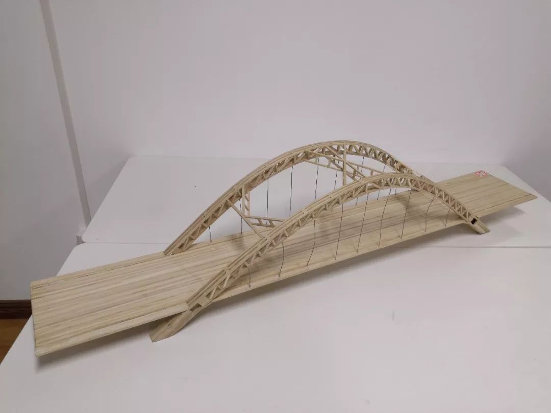 [分享]来看看未来桥梁设计大师的桥梁模型