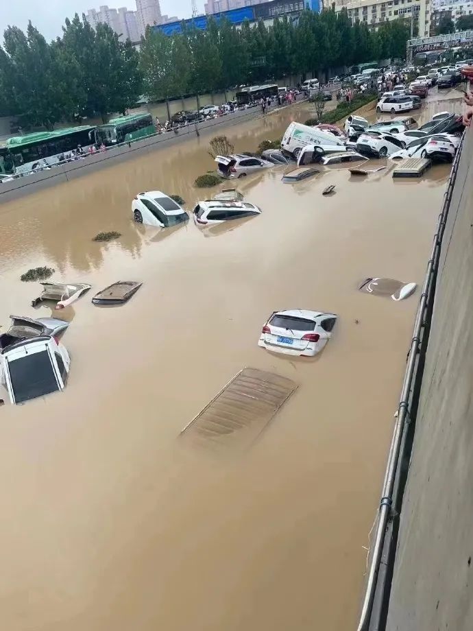 路面水毁处理资料下载-暴雨水毁岸坡处理八法