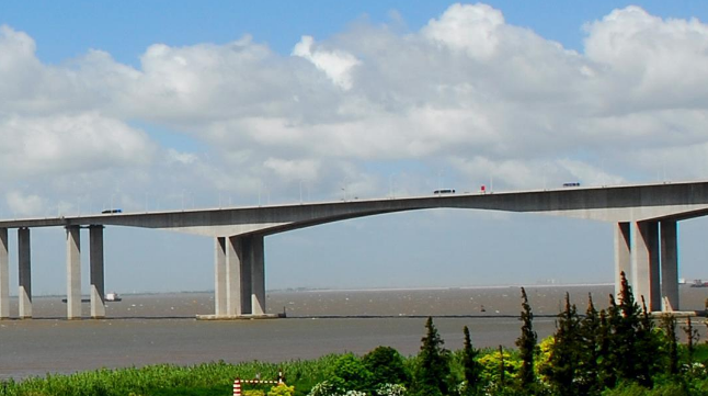 80m变截面连续梁桥案例资料下载-悬臂法80+2x145+80m连续刚构桥MIDAS建模