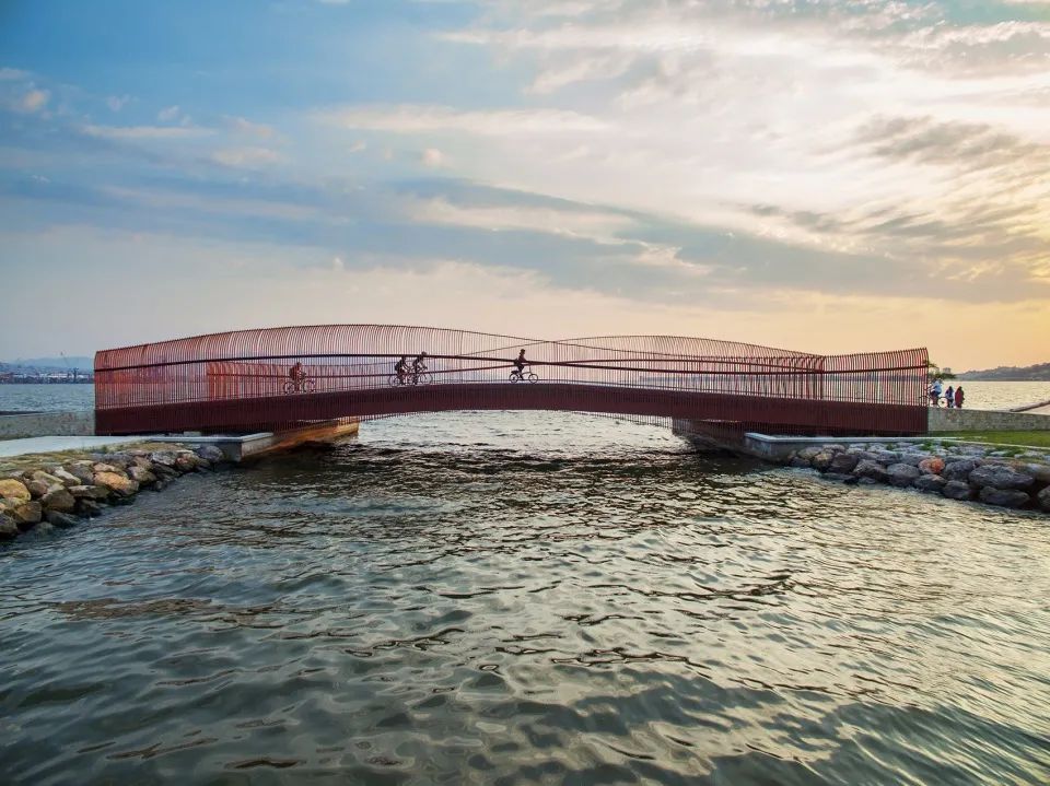 [分享]bayrakl海港人行桥,扩展你的设计思路