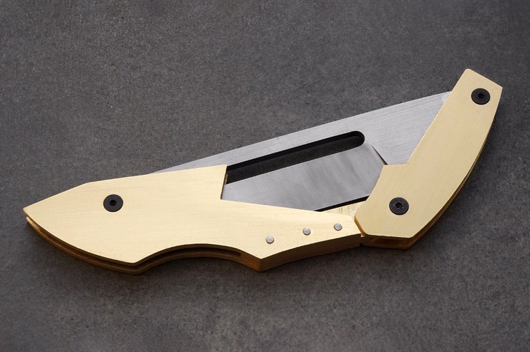 weirdfoldingknife小刀