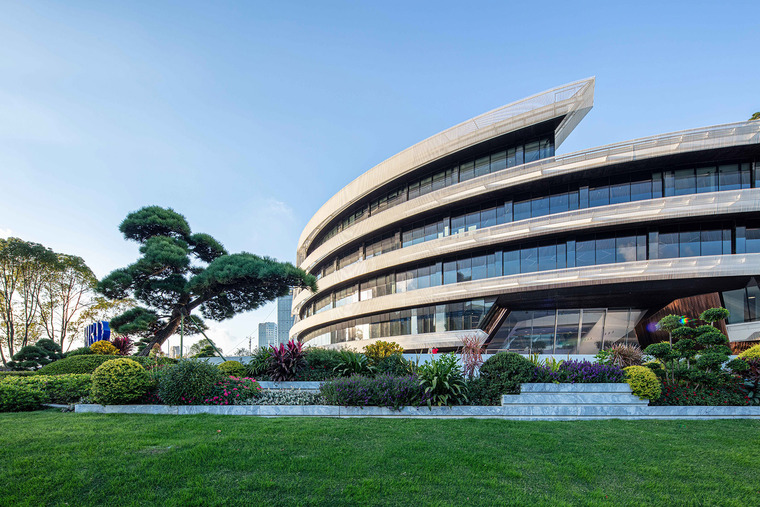 宁波太平鸟全新总部大楼