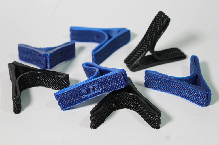 blip橡胶制成的衣夹