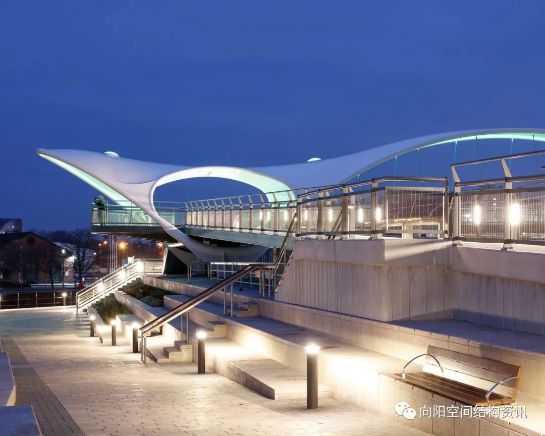 [分享]钢拱 钢结构薄壳组合结构打造轻盈天篷!