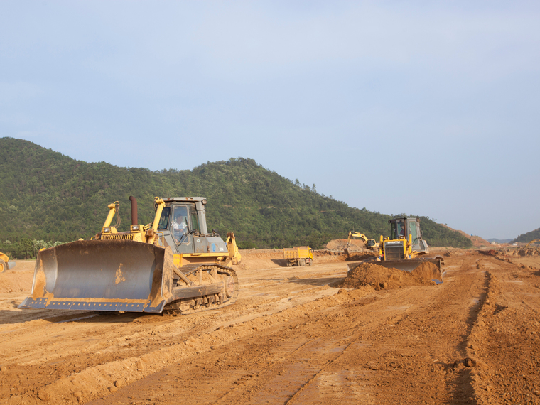 房建项目土石方施工方案资料下载-双向六车道路基土石方专项施工方案11p