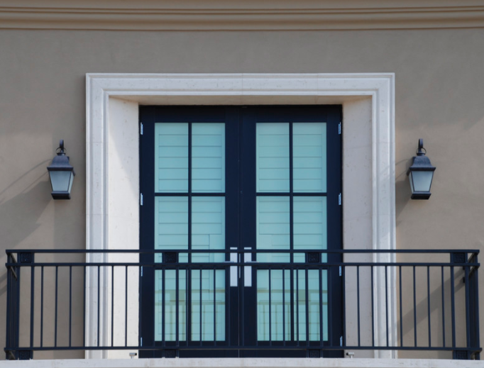 室内精装护窗栏杆资料下载-门窗栏杆工程质量通病防治讲解（PPT）