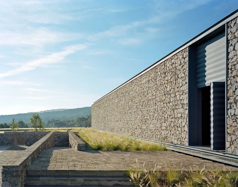 [分享]一根钢丝,一堆石头,演绎着不同的角色!