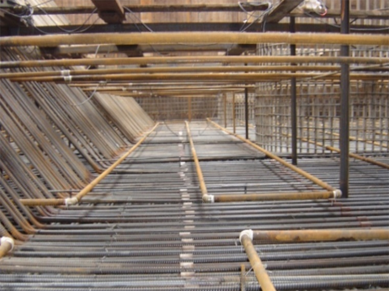 跨海大桥钢板桩围堰承台专项施工方案附图纸