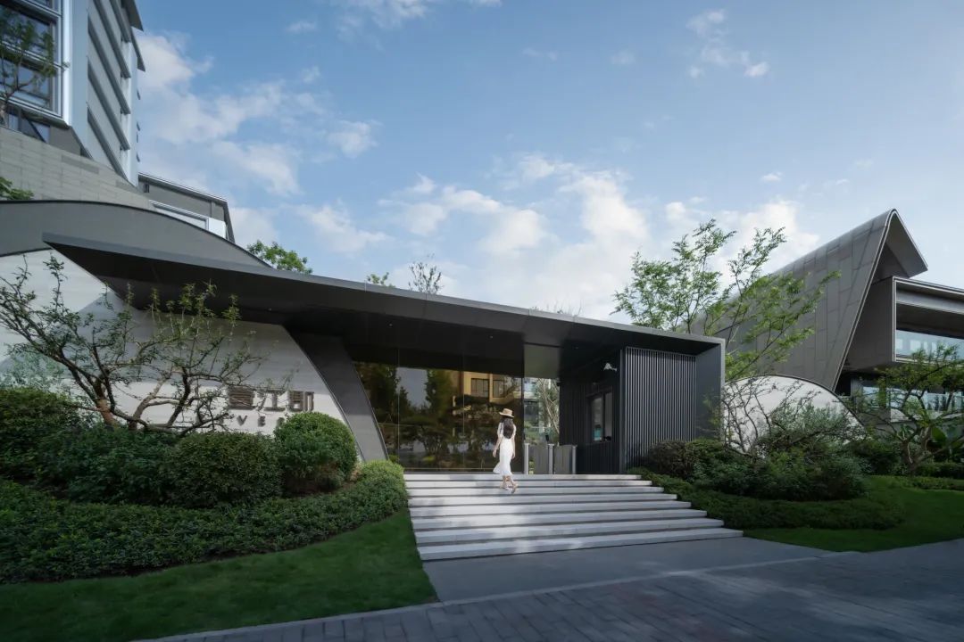 [分享]魔幻重庆的极致高差 | 香港置地·壹江郡