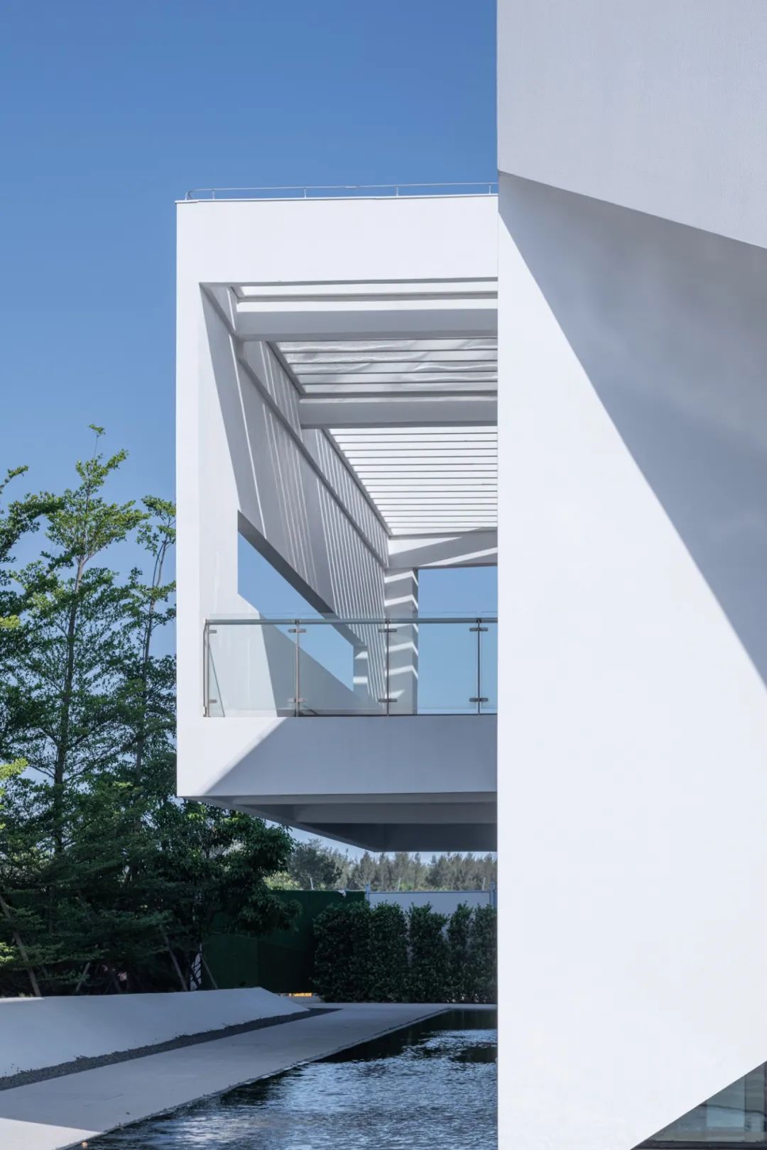 [分享]建筑形体虚实结合,简洁中蕴含力量