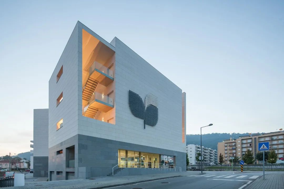 [分享]建筑体块的穿插与咬合42例