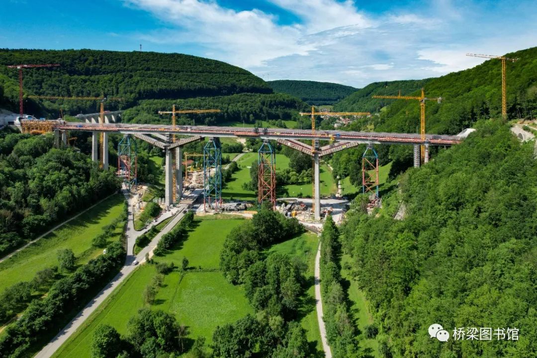[分享]国外桥梁:德国一座y型墩铁路桥的设计施工