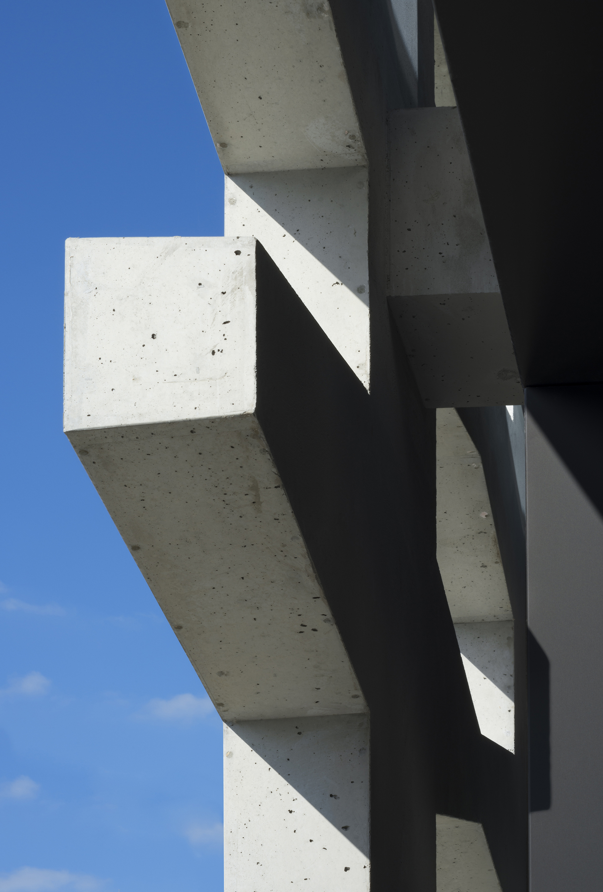 德国纽特拉大楼-ya920725-建筑设计作品-筑龙建筑设计论坛